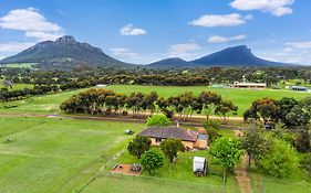 Dunkeld House - Beautiful Country Retreat